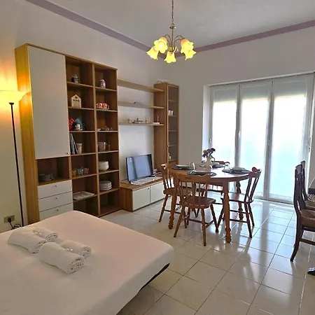 Al Ludomar, Cozy Flat And Free Park Apartment *