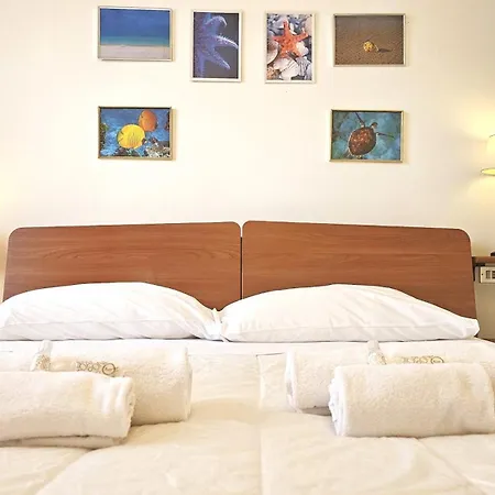 Al Ludomar, Cozy Flat And Free Park *