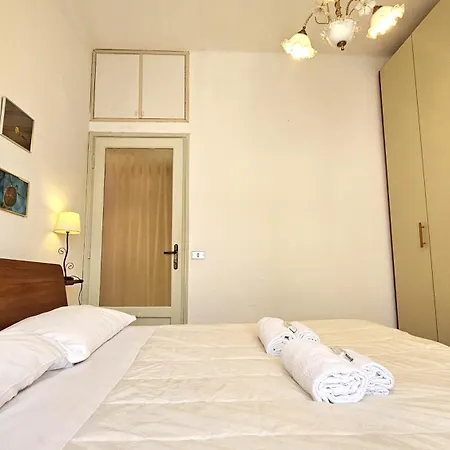 Al Ludomar, Cozy Flat And Free Park