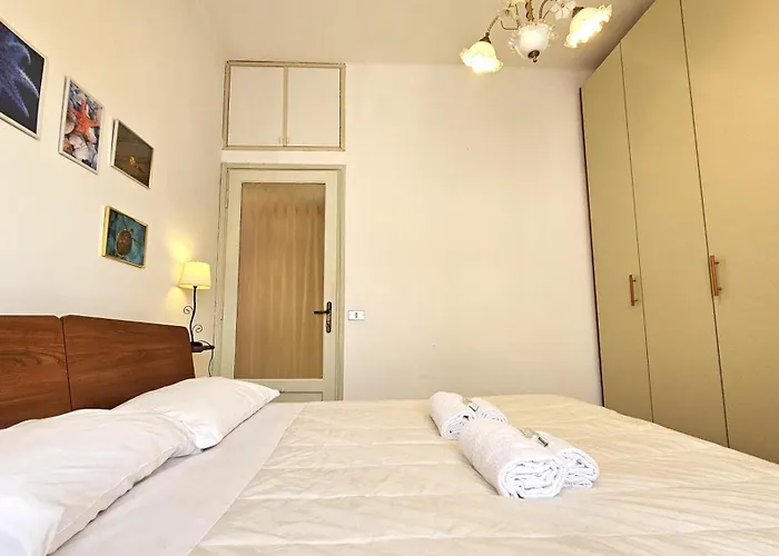 Al Ludomar, Cozy Flat And Free Park