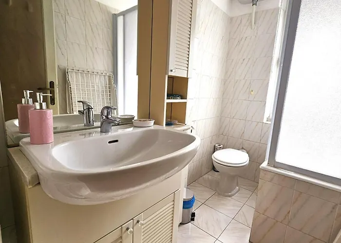 Al Ludomar, Cozy Flat And Free Park *