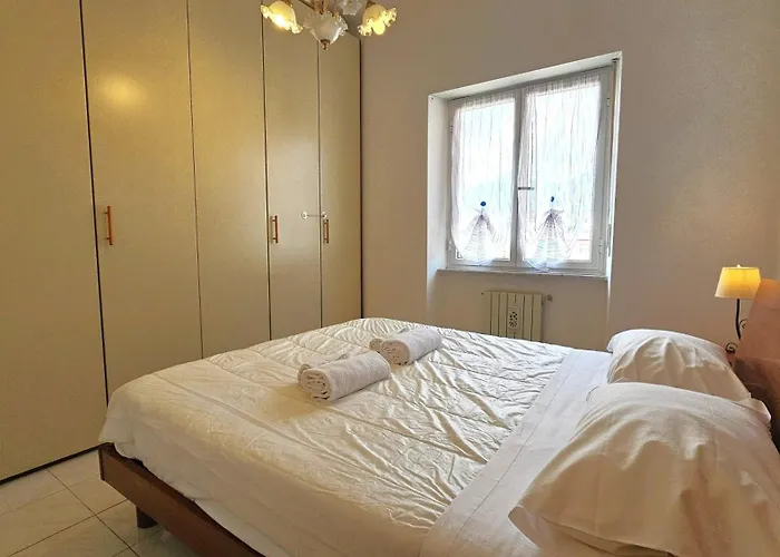 Al Ludomar, Cozy Flat And Free Park Apartment *