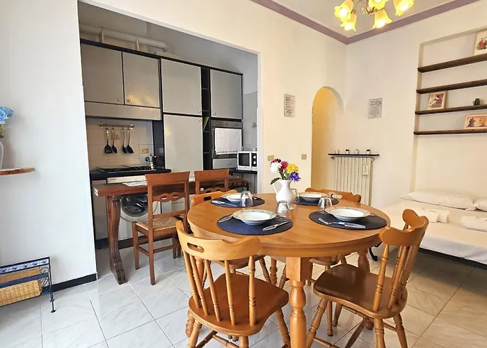 Al Ludomar, Cozy Flat And Free Park *